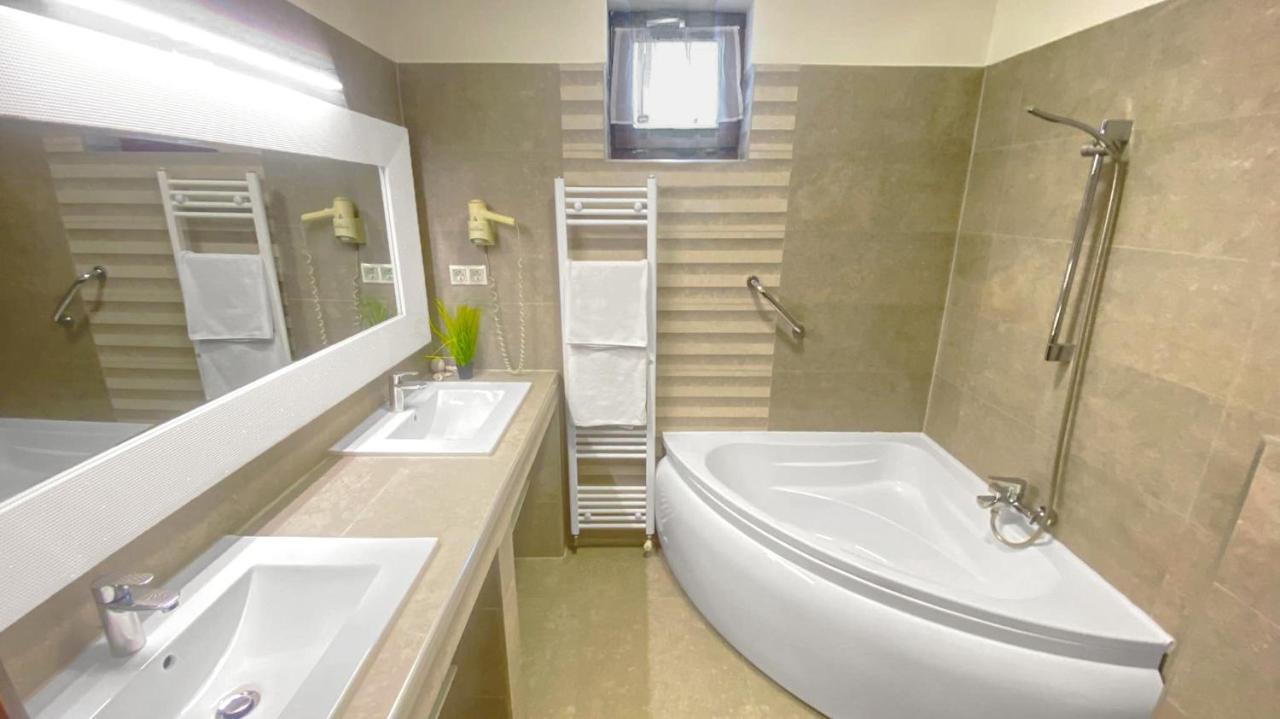 Bajor Panzio Buek-Buekfuerdo, Adults Friendly 12 Plus المظهر الخارجي الصورة