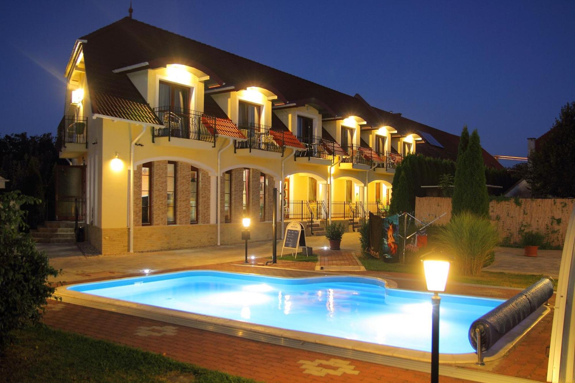 Bajor Panzio Buek-Buekfuerdo, Adults Friendly 12 Plus المظهر الخارجي الصورة